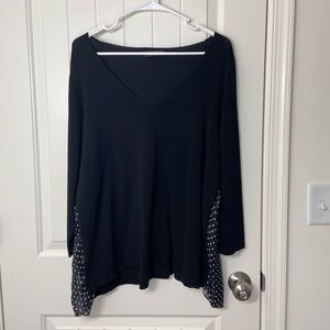 NWOT‎ Lane Bryant women’s black knit v-neck scoop dotted hem sweater blouse